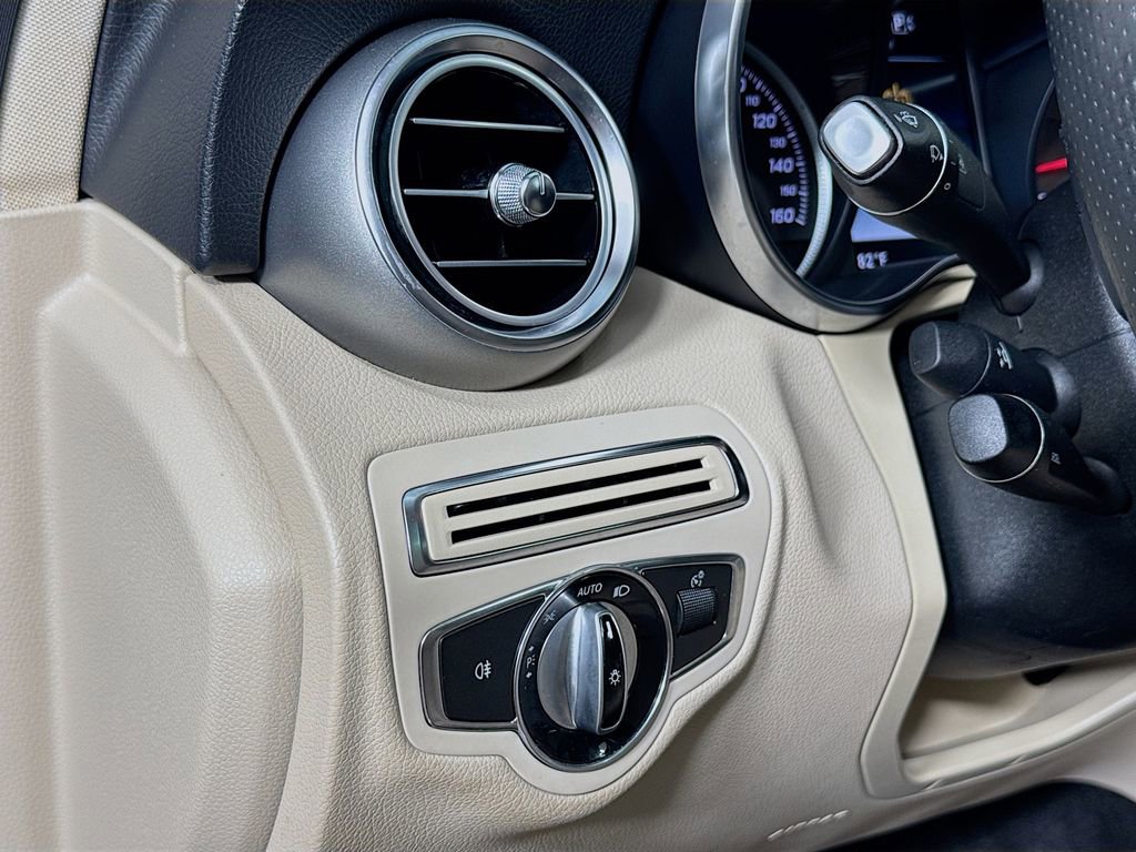 Used 2015 Mercedes-Benz C 300 Sedan image 15