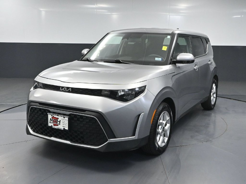 Used 2023 Kia Soul LX w/ LX Technology Package FWD image 9