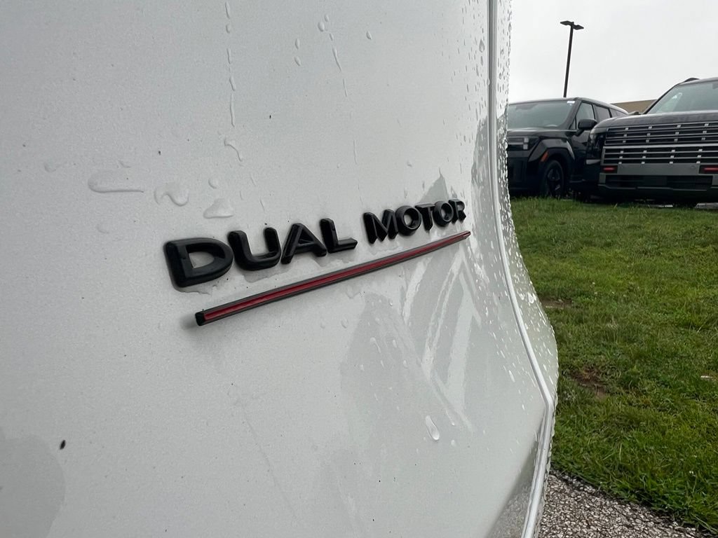 Used 2022 Tesla Model Y Performance AWD/4WD image 13