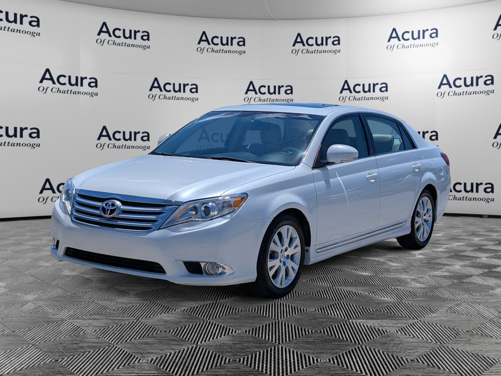 Used 2011 Toyota Avalon FWD image 4