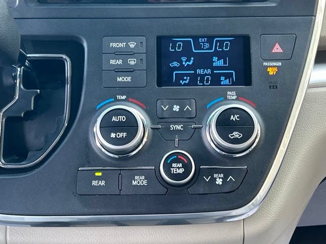 Used 2015 Toyota Sienna LE FWD image 62