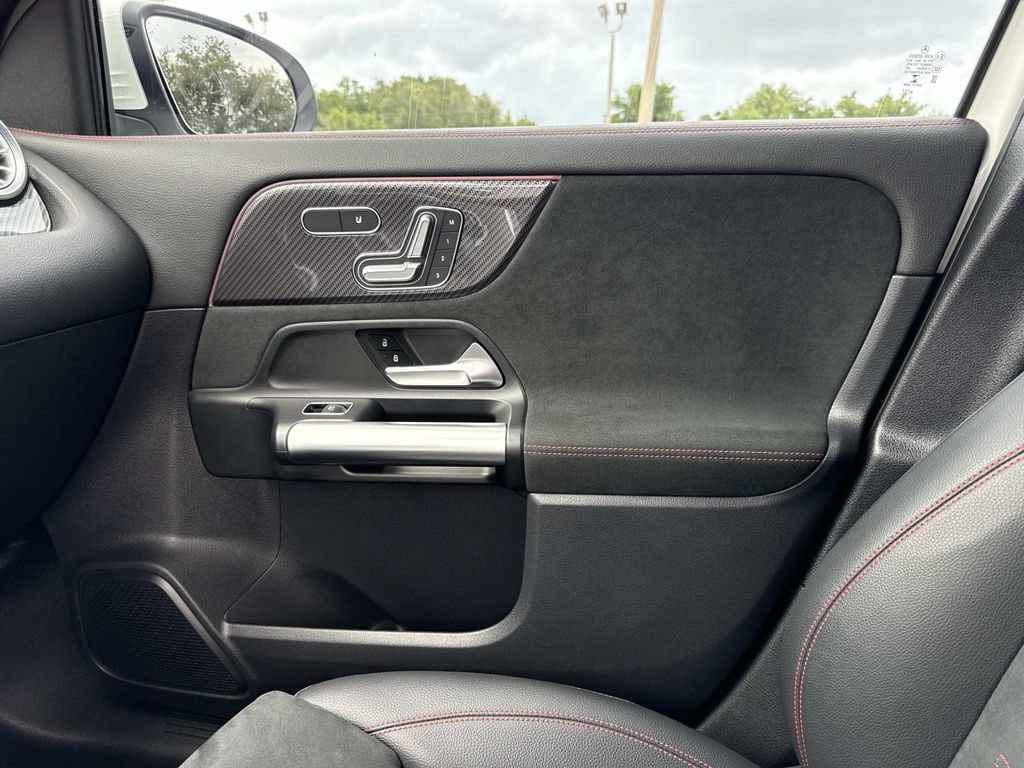 Used 2023 Mercedes-Benz GLA 35 AMG 4MATIC image 22