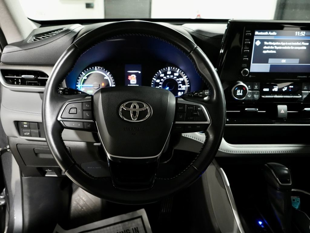 Used 2021 Toyota Highlander LE image 16