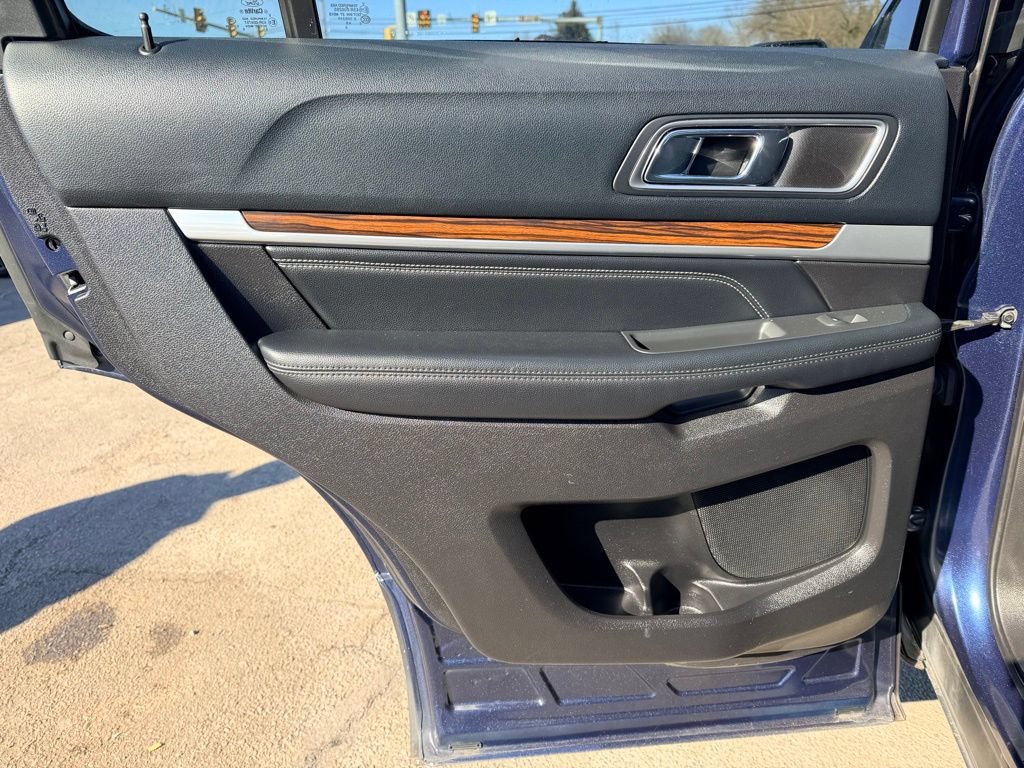 Used 2016 Ford Explorer Limited AWD/4WD image 18