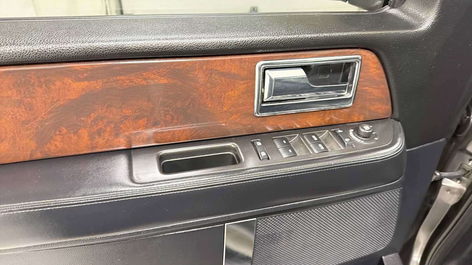 Used 2016 Lincoln Navigator Select AWD/4WD image 15