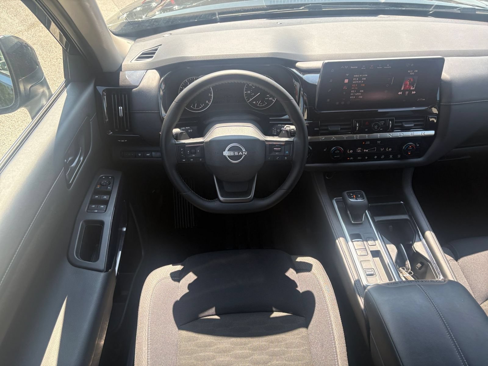 Used 2026 Nissan Pathfinder SV FWD image 26