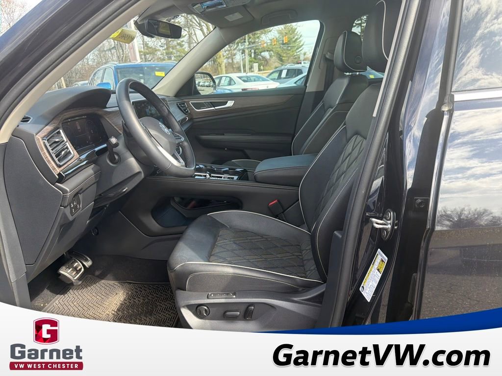 Used 2025 Volkswagen Atlas SEL Premium R-Line image 10