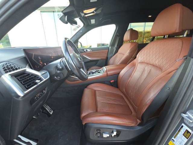 Used 2023 BMW X7 M60i w/ Executive Package image 10