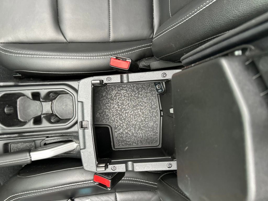 Used 2022 Jeep Wrangler Unlimited Sahara w/ Cold Weather Group image 23