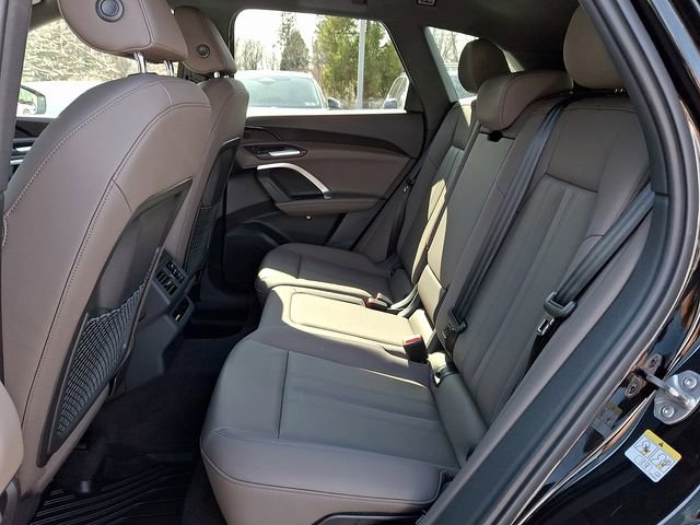 Certified 2025 Audi Q5 Premium w/ Convenience Package image 10