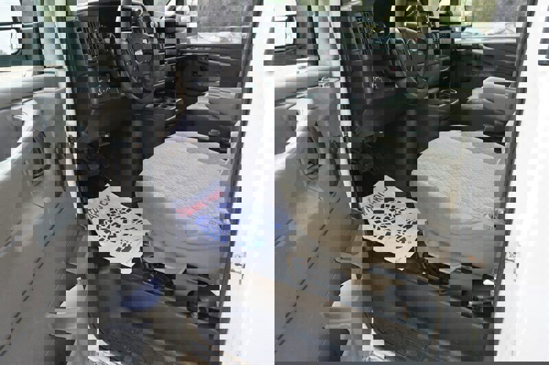 Used 2010 Chevrolet Express 1500 image 17