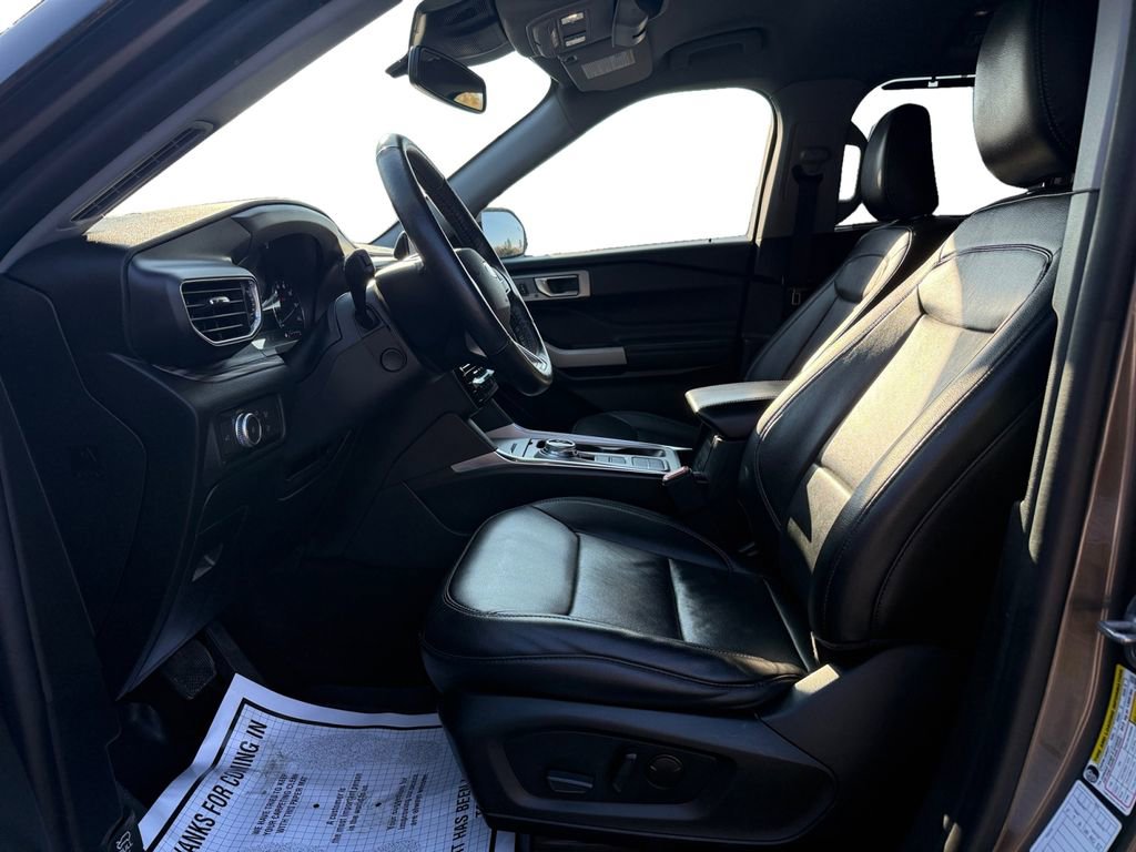 Used 2021 Ford Explorer Limited w/ Equipment Group 301A image 9