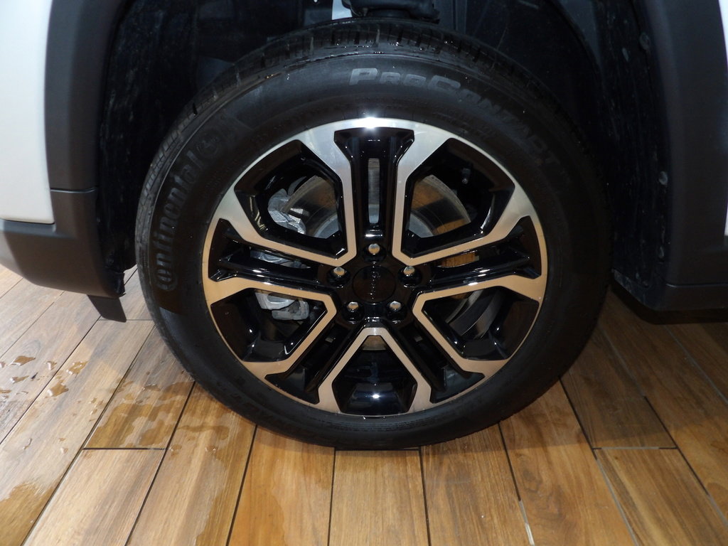 Used 2023 Jeep Compass Limited image 10