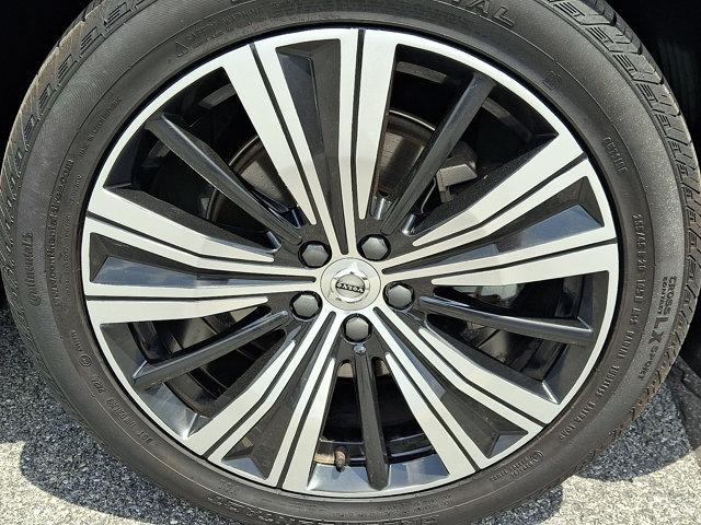 Used 2023 Volvo XC60 B5 Plus w/ Climate Package AWD/4WD image 8