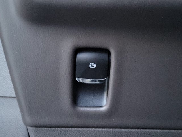 Certified 2023 Lincoln Nautilus Reserve FWD image 17