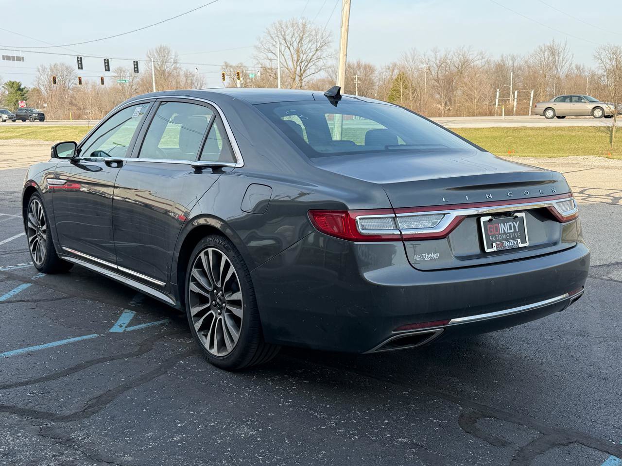 Used 2019 Lincoln Continental Select w/ Continental Climate Package AWD/4WD image 2