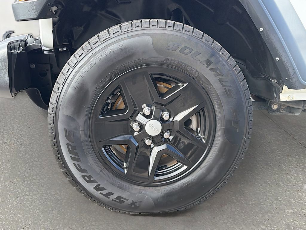 Used 2023 Jeep Gladiator Sport image 39