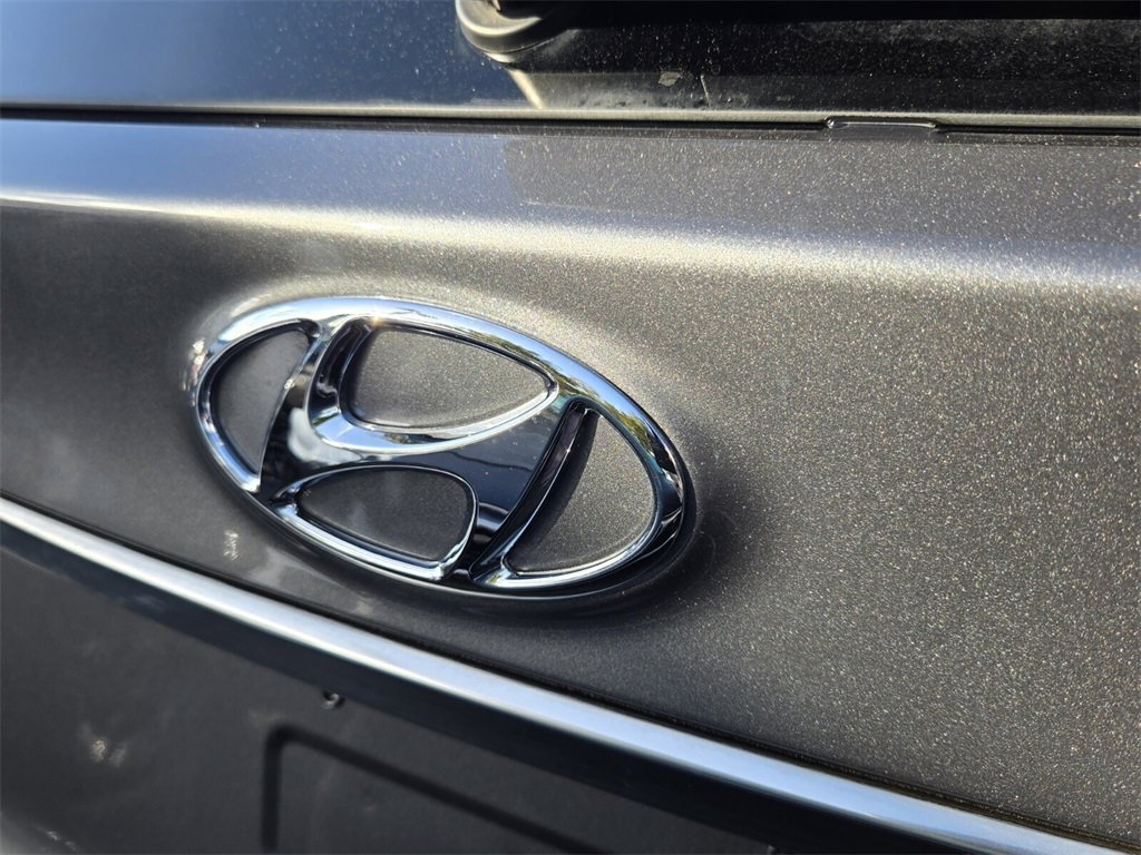 Used 2019 Hyundai Santa Fe SE image 10