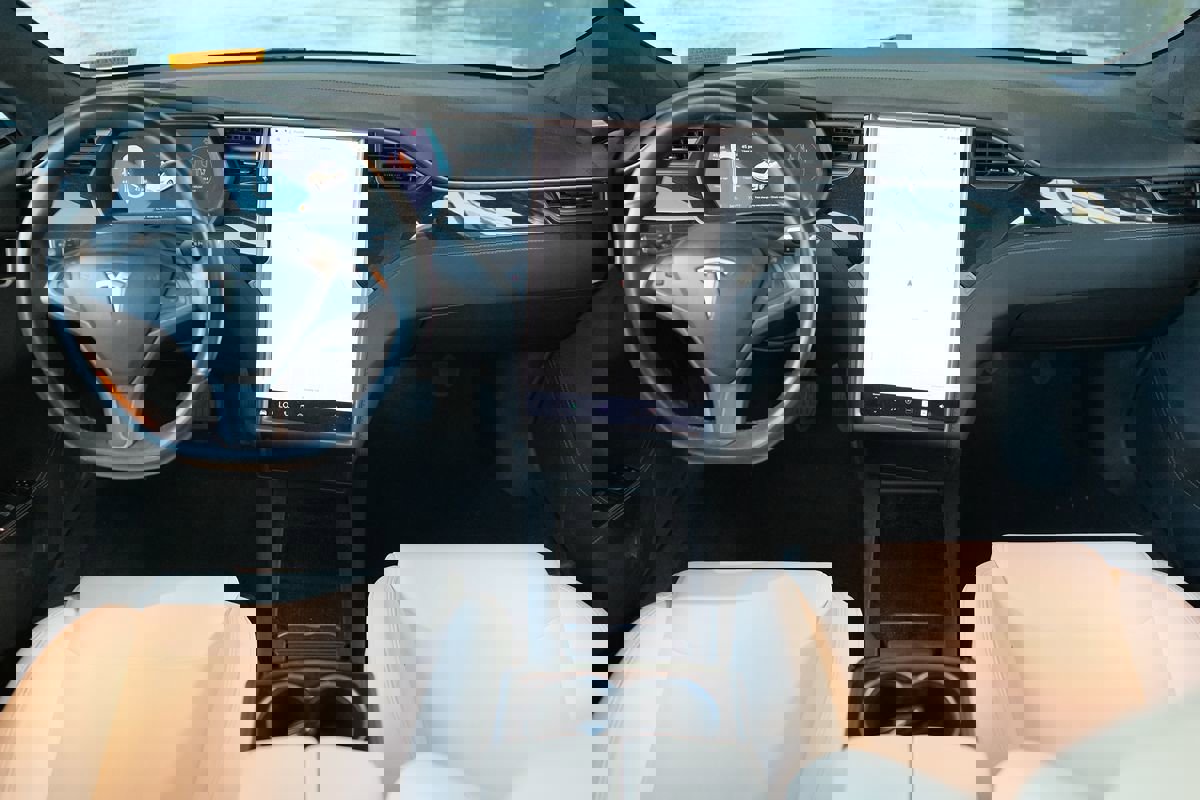 Used 2020 Tesla Model S Long Range Plus image 18