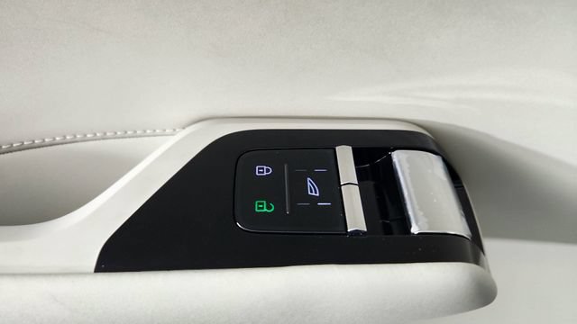 New 2026 Volvo EX90 Plus AWD/4WD image 10