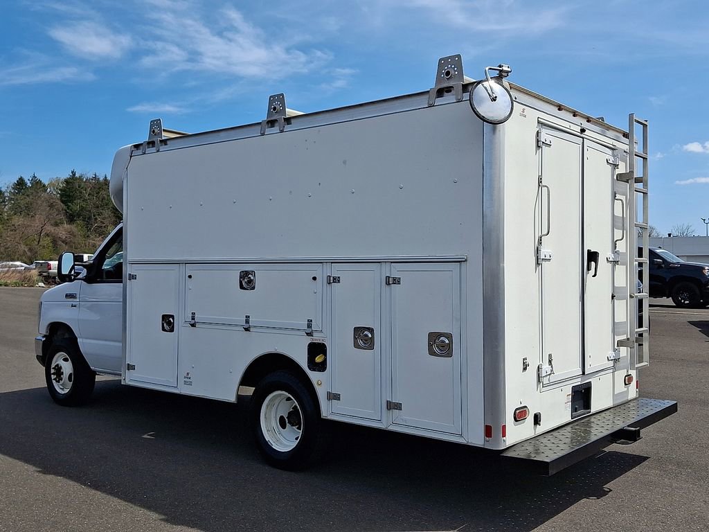 Used 2019 Ford E-350 and Econoline 350 Super Duty w/ Power Windows & Locks Group RWD image 4