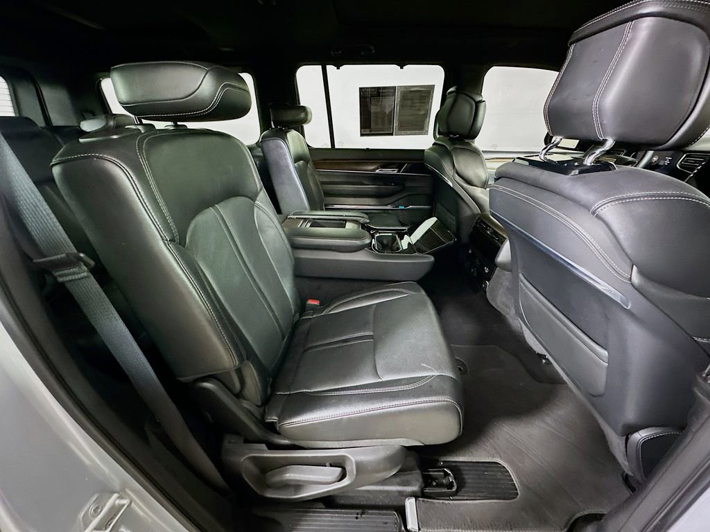 Used 2023 Jeep Grand Wagoneer 4WD image 11