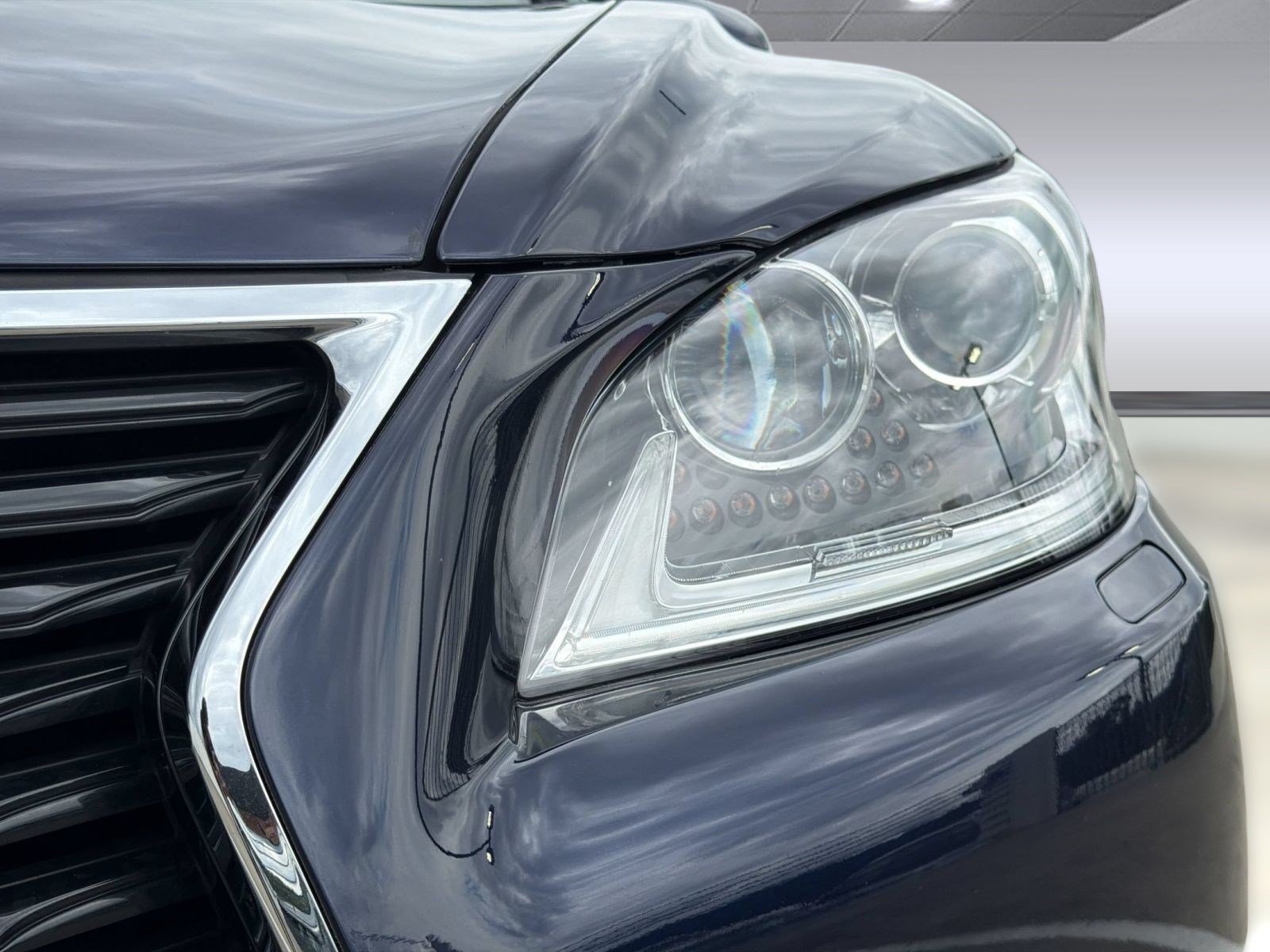 Used 2017 Lexus LS 460 RWD image 10
