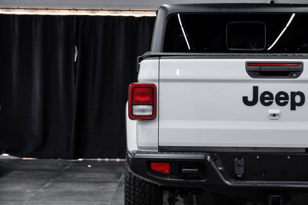 Used 2020 Jeep Gladiator Overland w/ LED Lighting Group AWD/4WD image 53