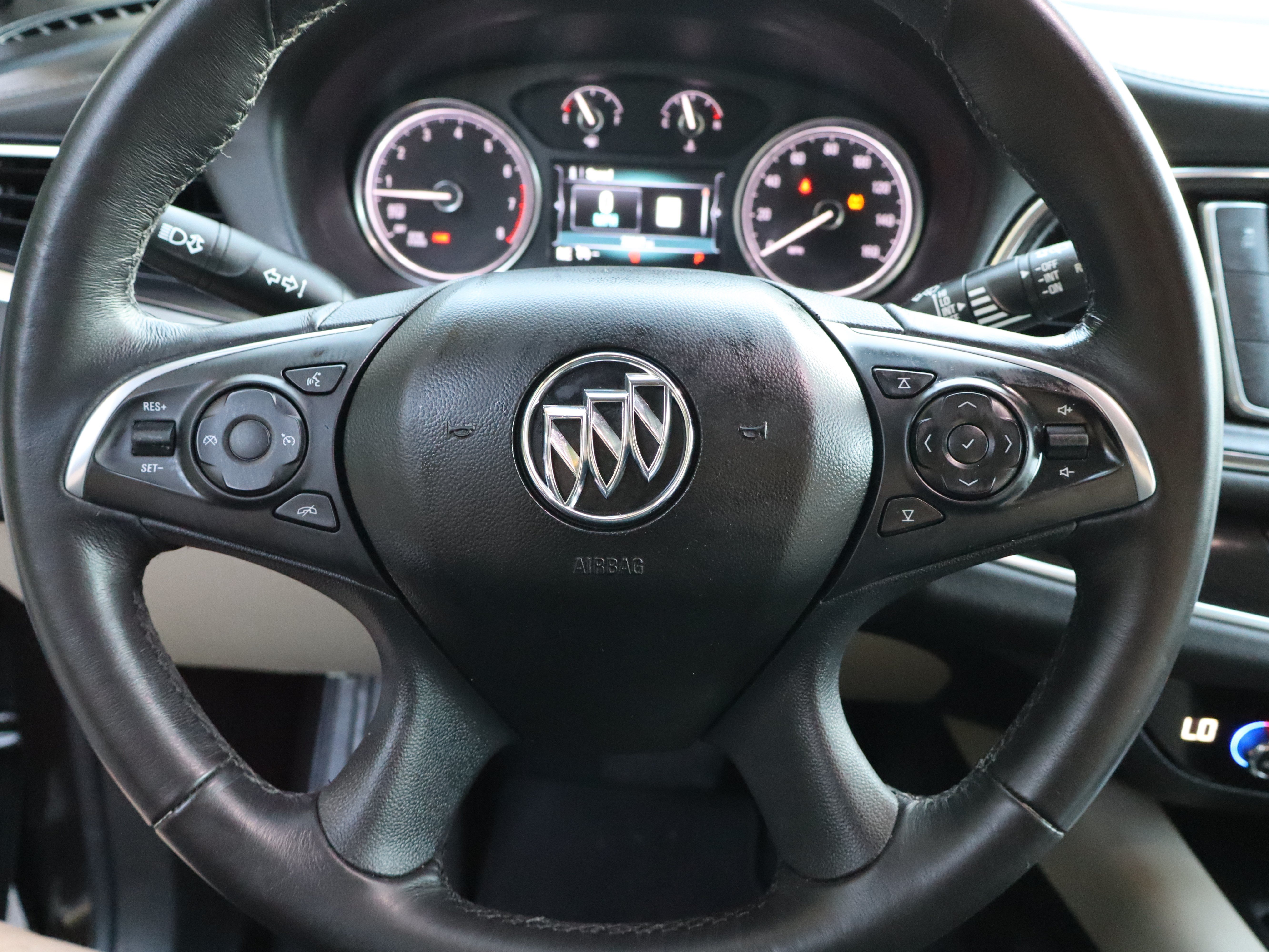 Used 2019 Buick Enclave Essence FWD image 27