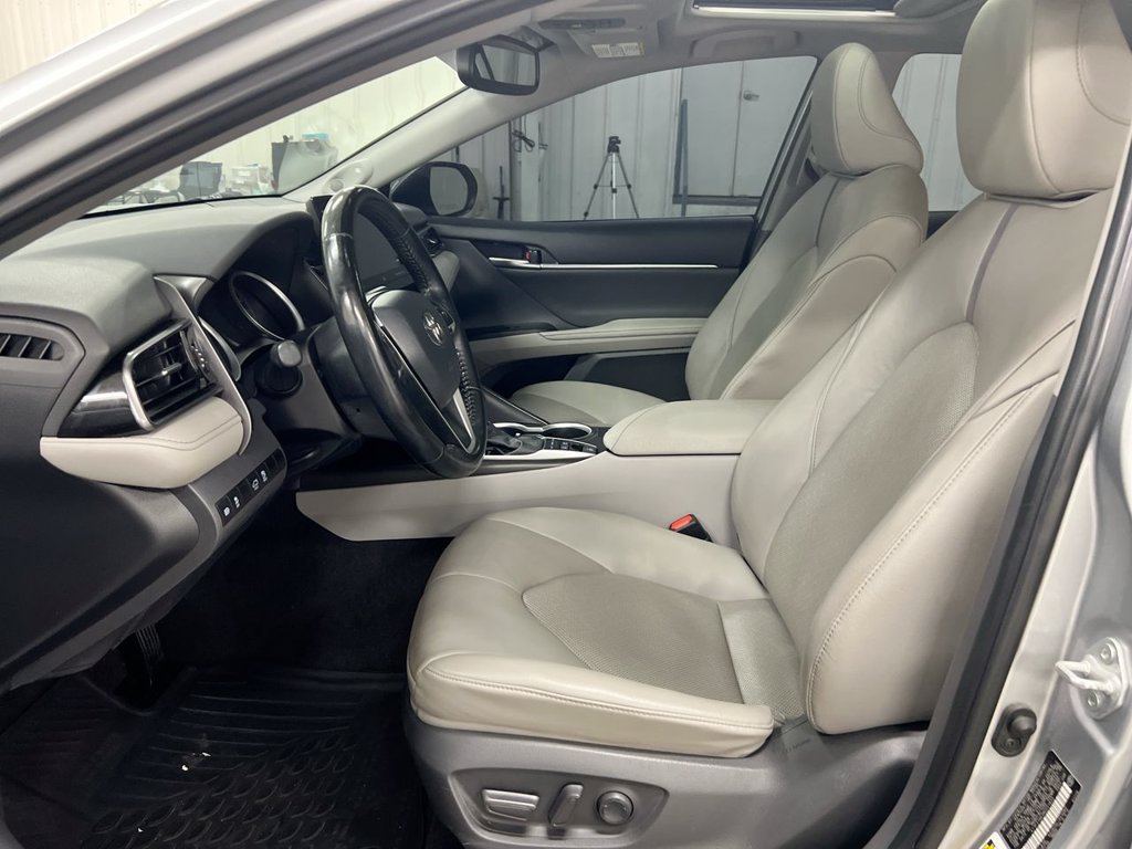Used 2021 Toyota Camry XLE w/ Navigation Upgrade Package FWD image 21