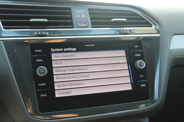 Used 2021 Volkswagen Tiguan SE R-Line FWD image 27