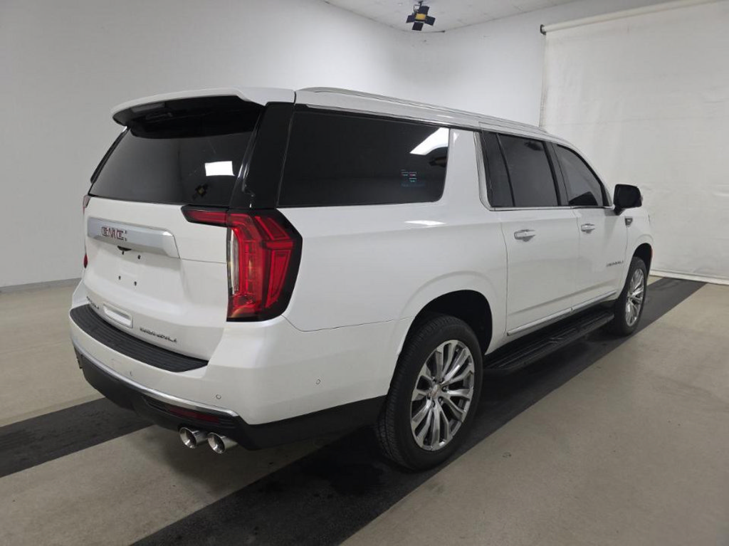 Used 2023 GMC Yukon XL Denali w/ Advanced Technology Package AWD/4WD image 2