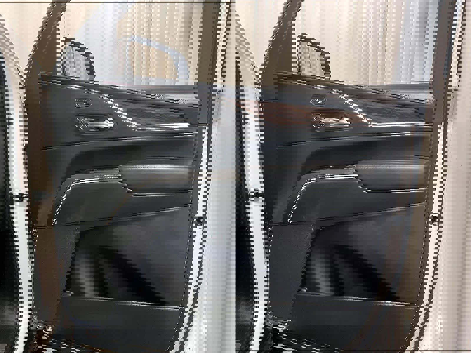 Used 2023 Cadillac Escalade Sport Platinum image 12