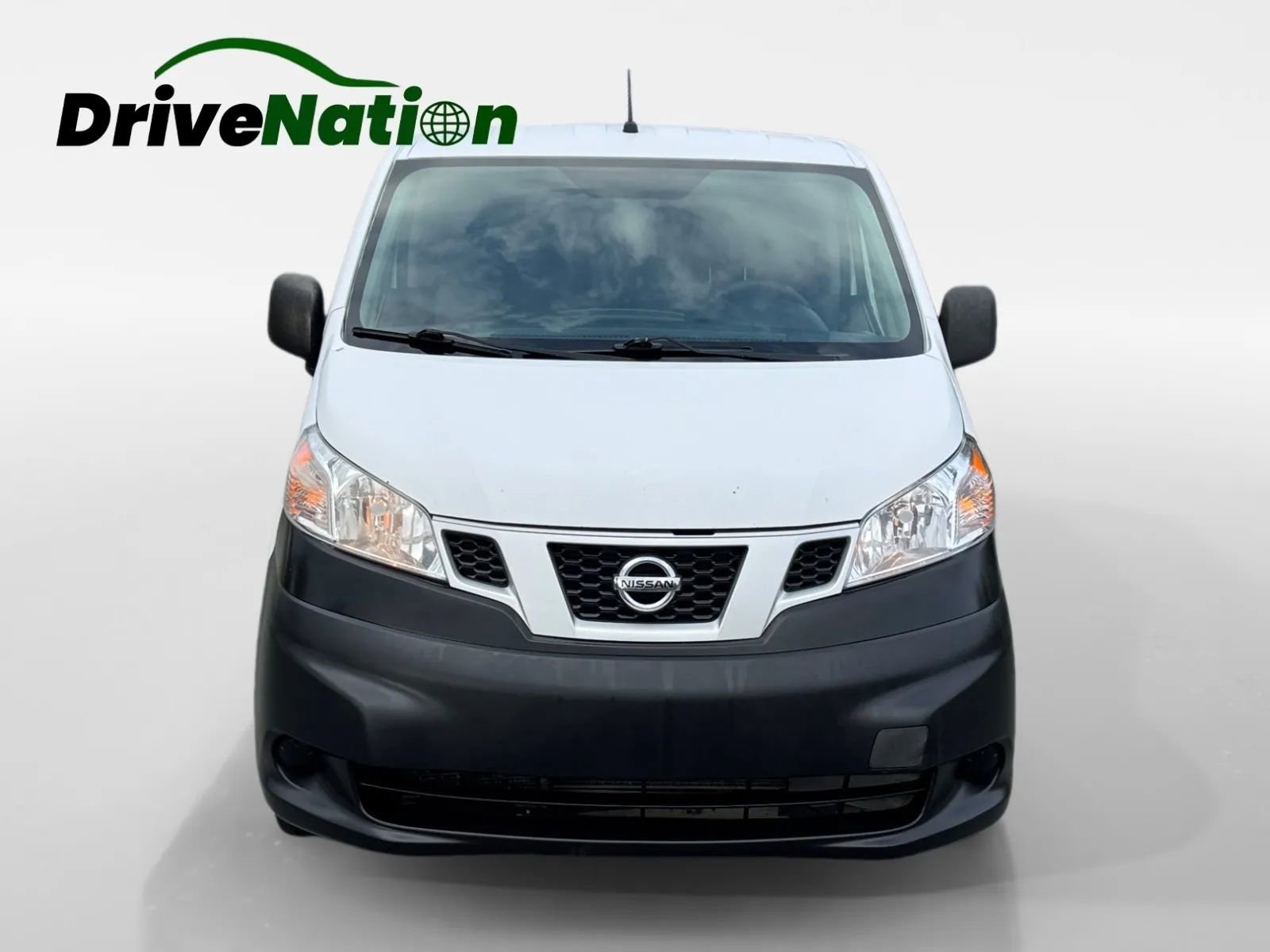 Used 2015 Nissan NV200 SV FWD image 2