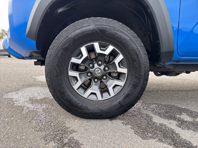 Used 2021 Toyota Tacoma TRD Off-Road AWD/4WD image 29