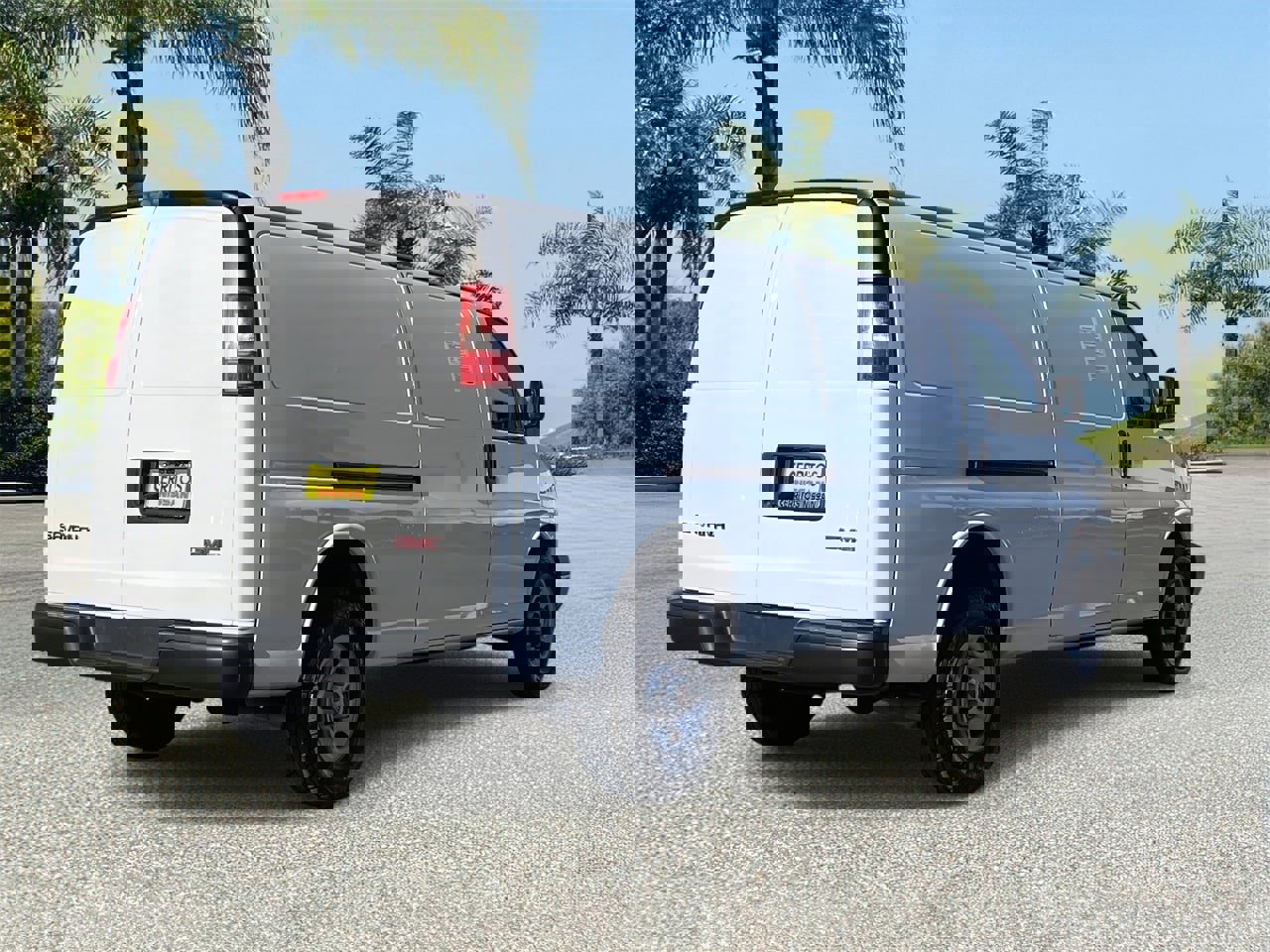 Used 2023 GMC Savana 2500 Extended w/ Driver Convenience Package image 4