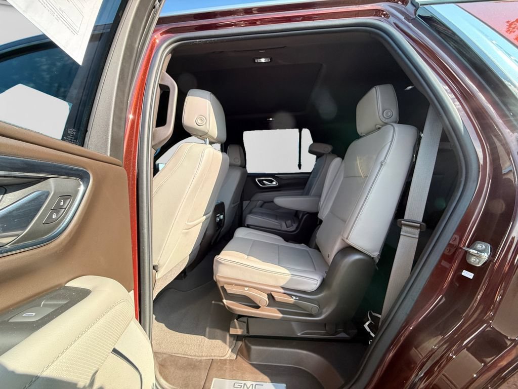 Used 2023 GMC Yukon SLT w/ Max Trailering Package AWD/4WD image 15