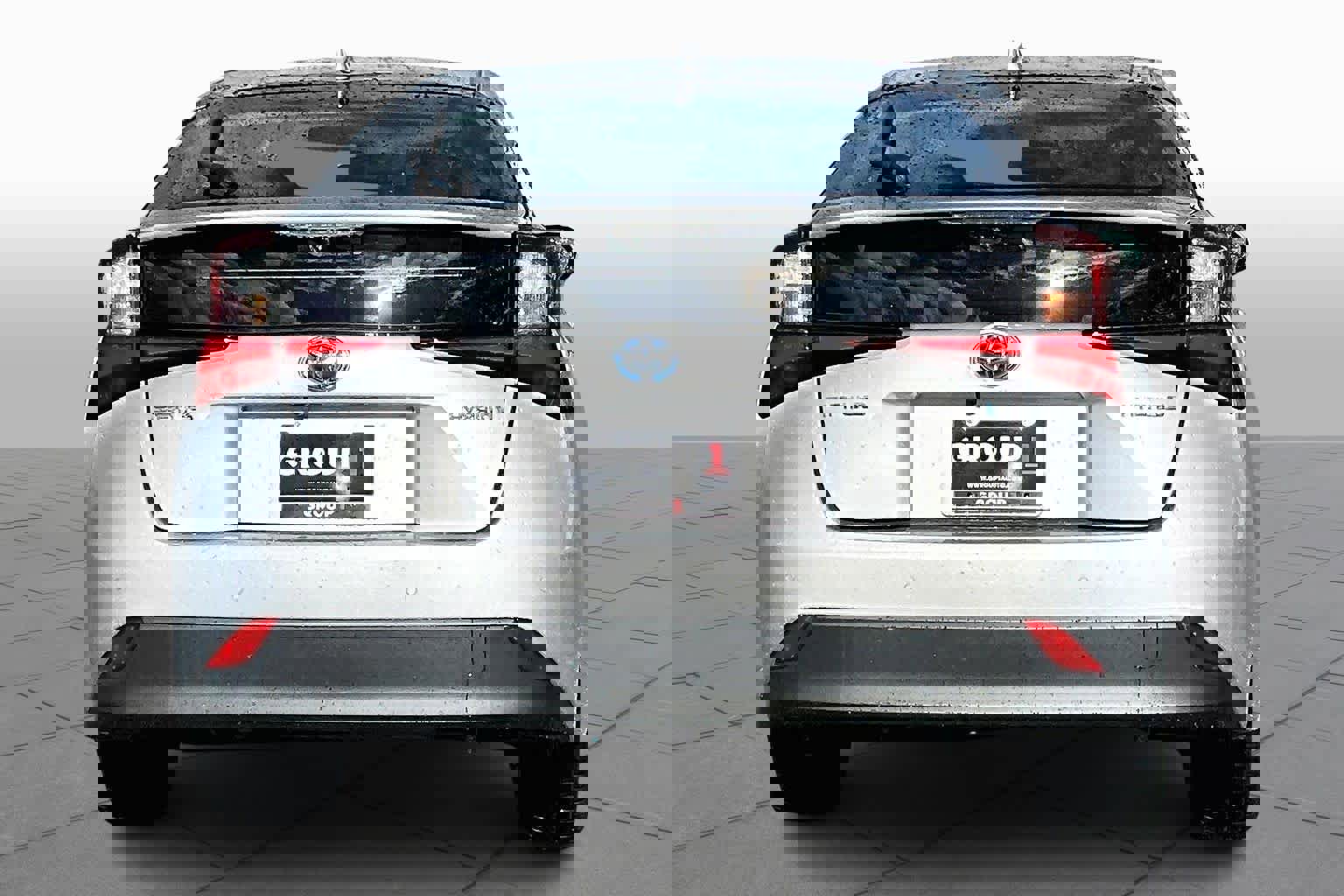 Used 2019 Toyota Prius LE w/ Carpet Mat Package image 4