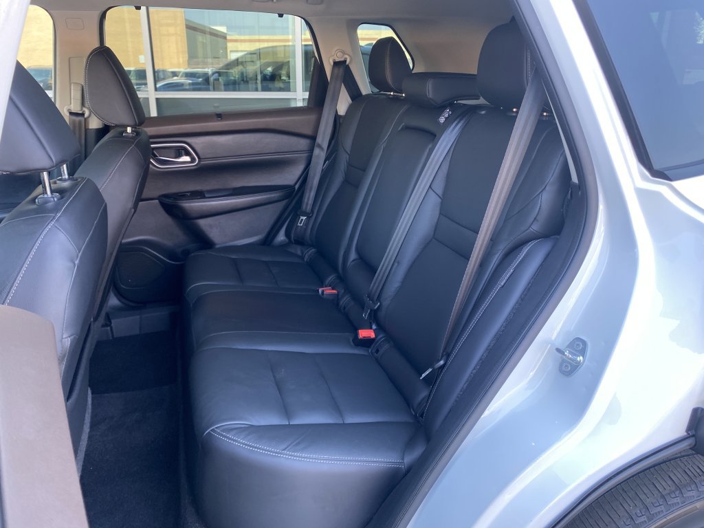 Used 2021 Nissan Rogue SL w/ Premium Package image 17