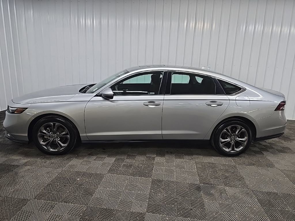 Used 2023 Honda Accord EX image 5