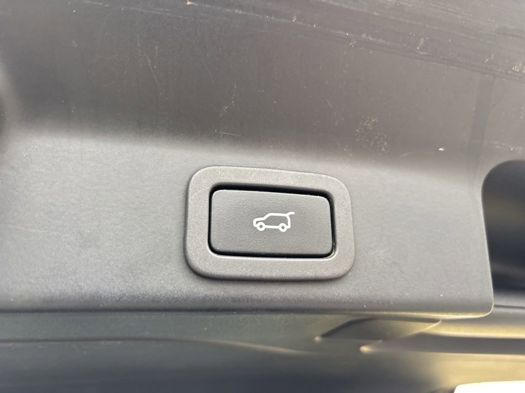 Used 2020 Jaguar F-PACE Prestige image 11