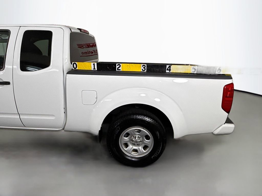 Used 2020 Nissan Frontier S image 27