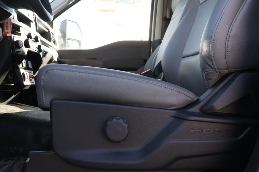 New 2026 Ford F550 4x4 Regular Cab Super Duty image 33