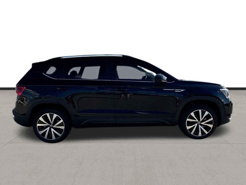 Used 2024 Volkswagen Taos SE FWD image 7