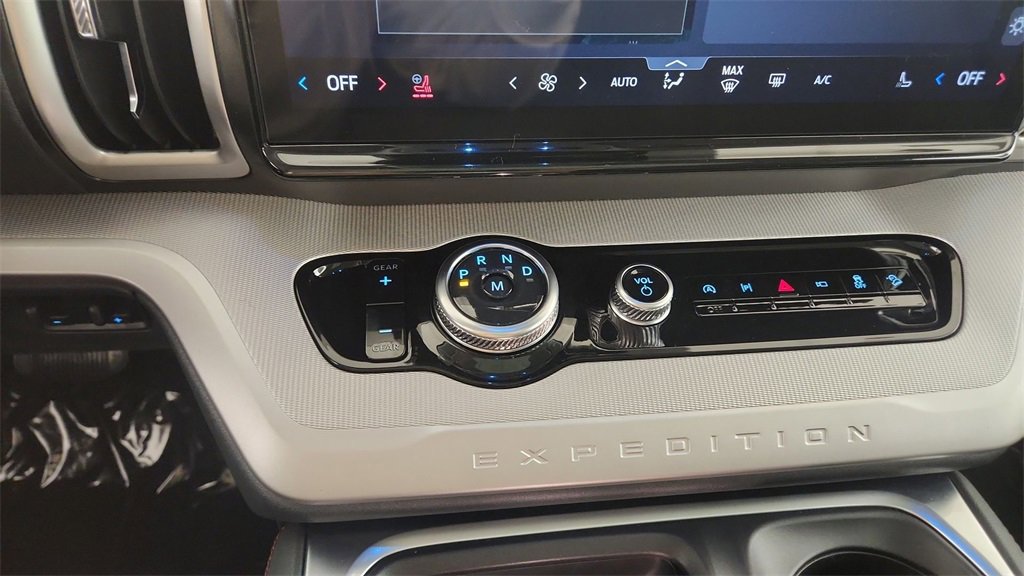 New 2025 Ford Expedition Active image 40