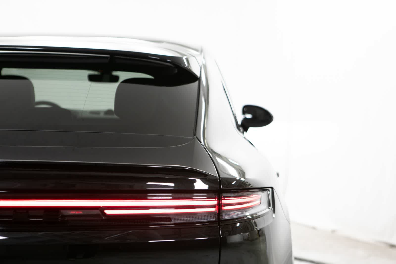 Certified 2025 Porsche Cayenne Turbo AWD/4WD image 21