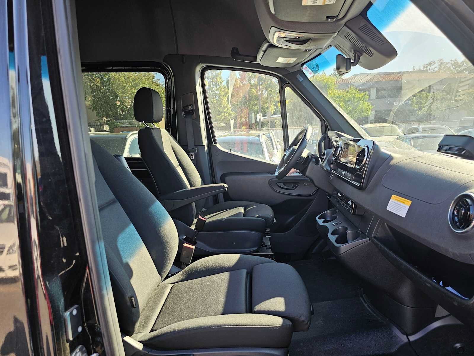 Used 2025 Mercedes-Benz Sprinter 3500 image 10