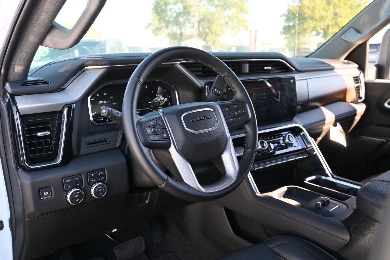 Certified 2025 GMC Sierra 2500 Denali AWD/4WD image 17