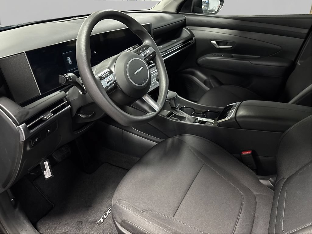 Used 2025 Hyundai Tucson SE AWD/4WD image 9