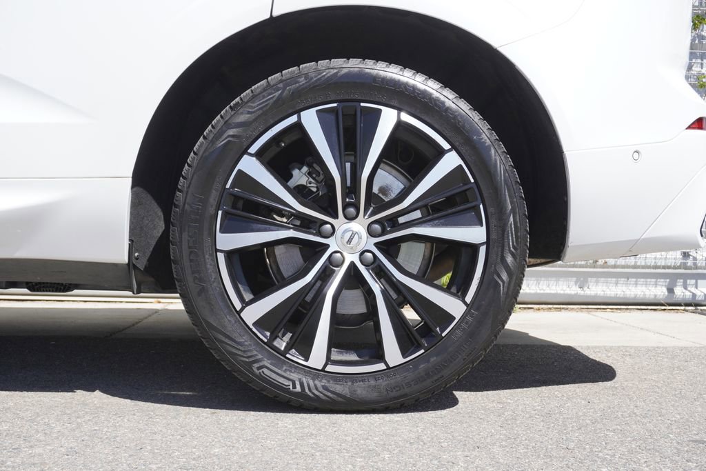 Used 2023 Volvo XC60 T8 Plus w/ Climate Package AWD/4WD image 33